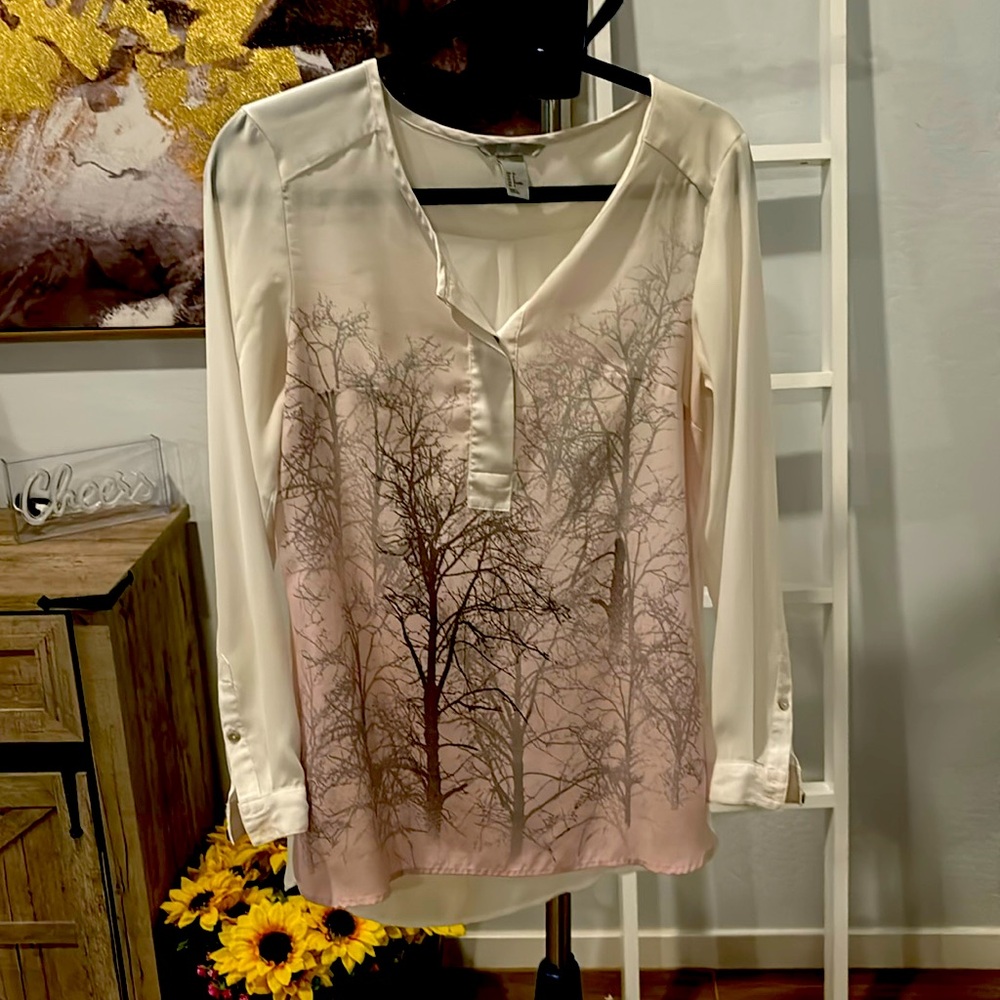 HM Branch Blouse Top! Great for a night out or social gatherings! Size small